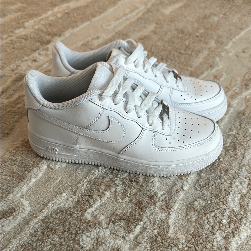Nike White Sneakers Iconic Air Force 1 Style